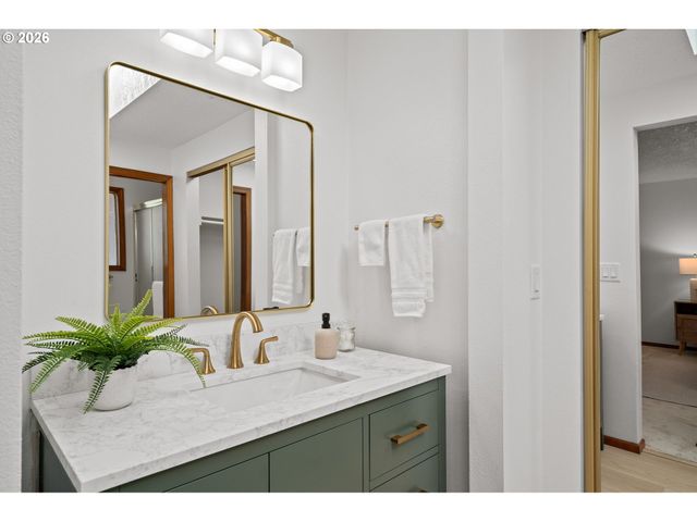 2233 Nw 159TH Pl, Beaverton, OR 97006