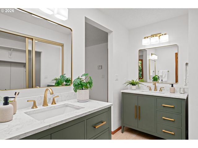2233 Nw 159TH Pl, Beaverton, OR 97006