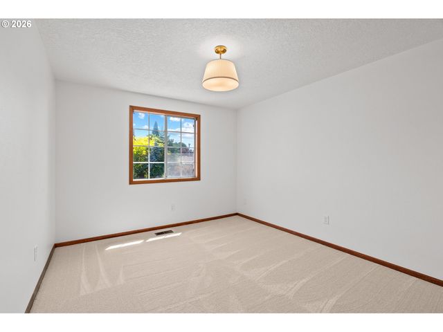 2233 Nw 159TH Pl, Beaverton, OR 97006