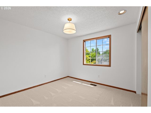 2233 Nw 159TH Pl, Beaverton, OR 97006