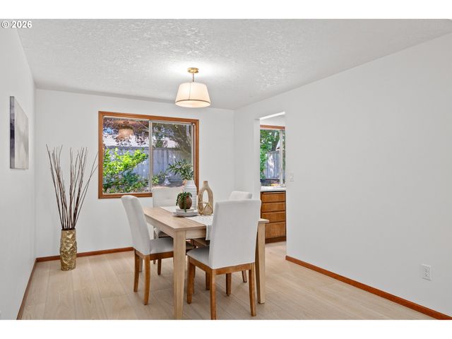 2233 Nw 159TH Pl, Beaverton, OR 97006