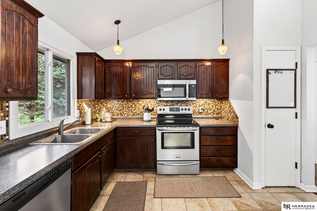 2739 N 127th Street, Omaha, NE 68164