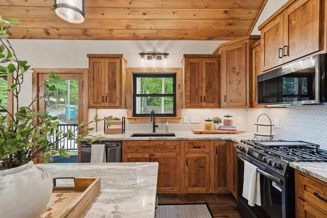 288 Hoot Owl Hill, Morganton, GA 30560