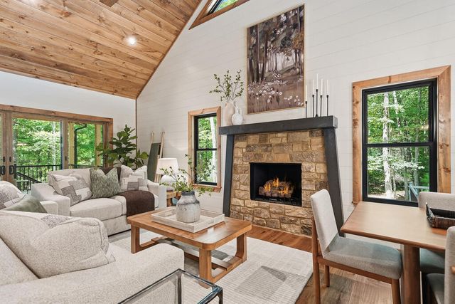 288 Hoot Owl Hill, Morganton, GA 30560