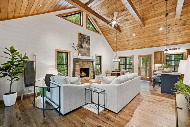 288 Hoot Owl Hill, Morganton, GA 30560