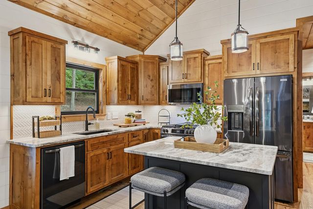 288 Hoot Owl Hill, Morganton, GA 30560