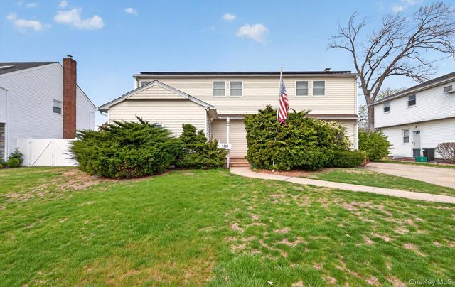 1710 Saint Marks Avenue, North Merrick, NY 11566