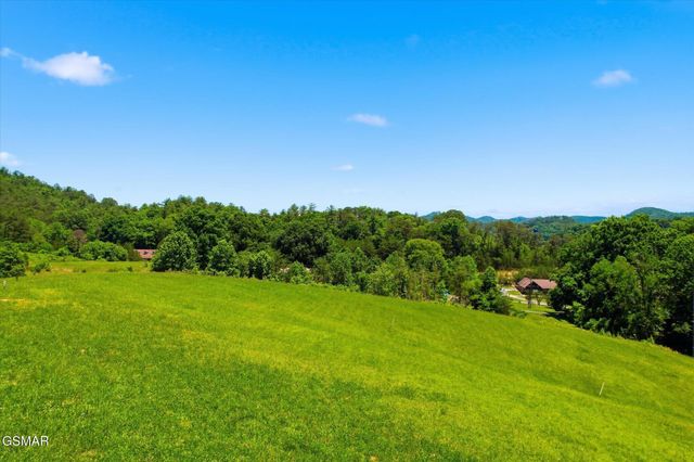1 Max Ridge Lane, Sevierville, TN 37862
