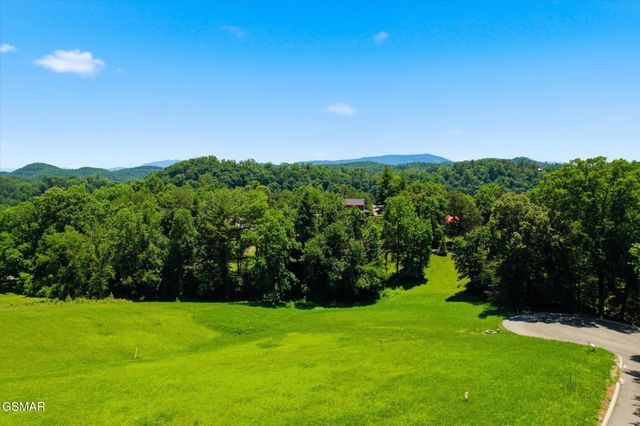1 Max Ridge Lane, Sevierville, TN 37862