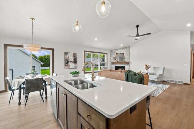3577 BLACK SHEEP WAY, Green Bay, WI 54311