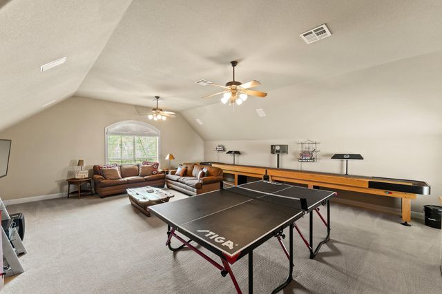 1017 Coventry RD, Spicewood, TX 78669