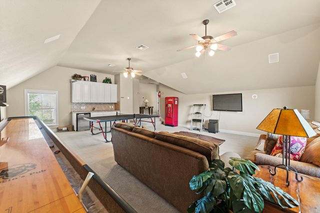 1017 Coventry RD, Spicewood, TX 78669