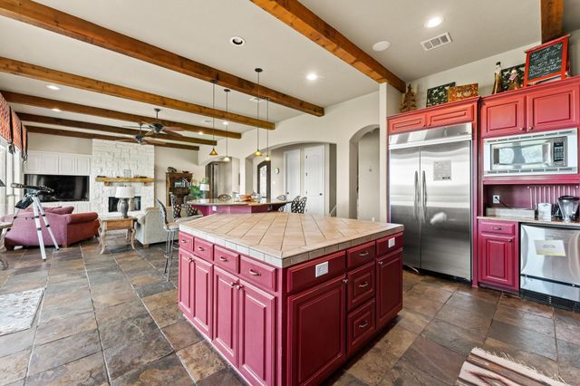 1017 Coventry RD, Spicewood, TX 78669