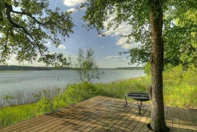 1017 Coventry RD, Spicewood, TX 78669