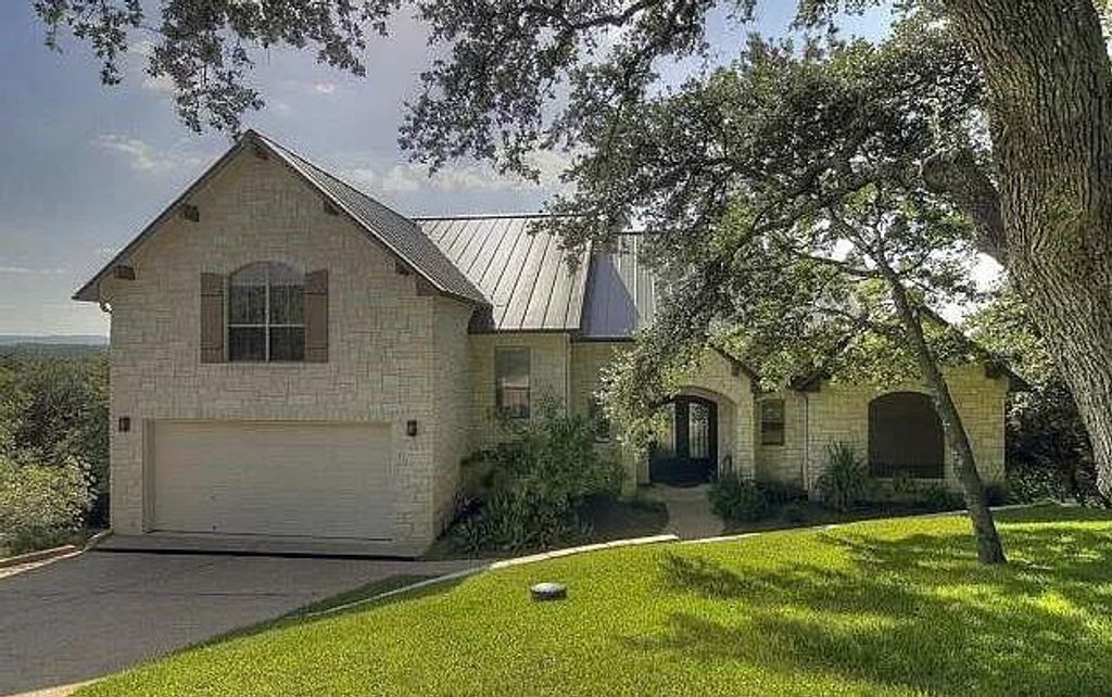 1017 Coventry RD, Spicewood, TX 78669