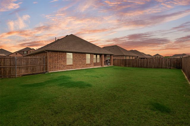 544 Spirehaven Drive, Fate, TX 75087