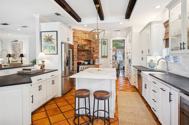 2805 Newburyport Avenue, Garland, TX 75044