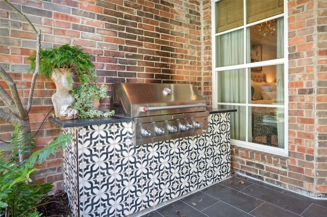 2805 Newburyport Avenue, Garland, TX 75044