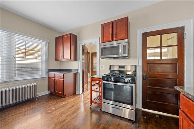 913 Green Bay Road 2N, Winnetka, IL 60093