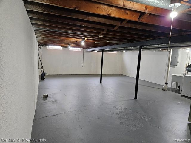 22023 W Brandon Street, Farmington Hills, MI 48336