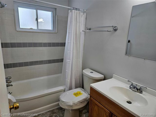 22023 W Brandon Street, Farmington Hills, MI 48336