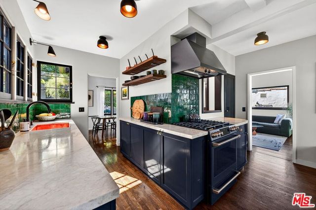 2368 Lake View Avenue, Los Angeles, CA 90039