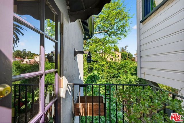 2368 Lake View Avenue, Los Angeles, CA 90039