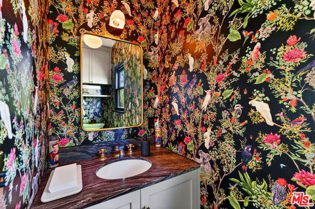 2368 Lake View Avenue, Los Angeles, CA 90039