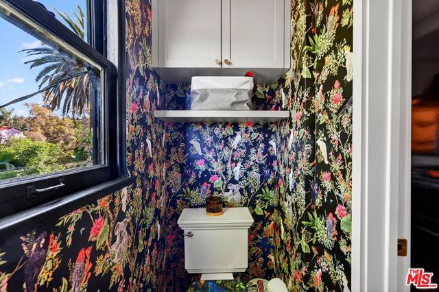 2368 Lake View Avenue, Los Angeles, CA 90039