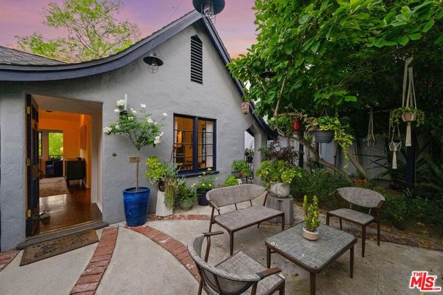 2368 Lake View Avenue, Los Angeles, CA 90039