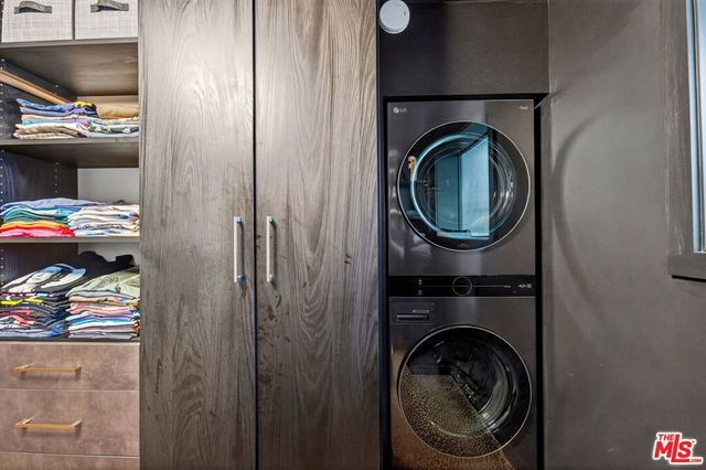 2368 Lake View Avenue, Los Angeles, CA 90039