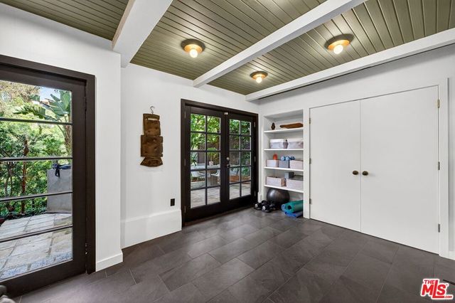 2368 Lake View Avenue, Los Angeles, CA 90039