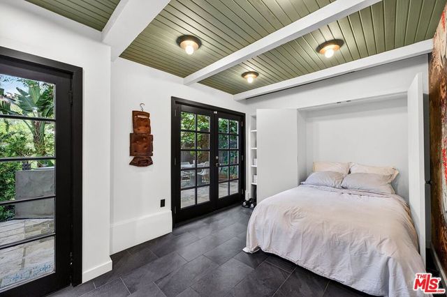 2368 Lake View Avenue, Los Angeles, CA 90039