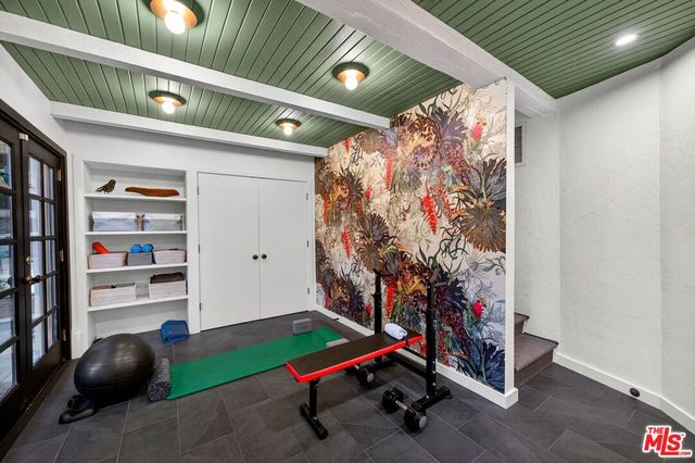 2368 Lake View Avenue, Los Angeles, CA 90039