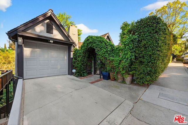 2368 Lake View Avenue, Los Angeles, CA 90039