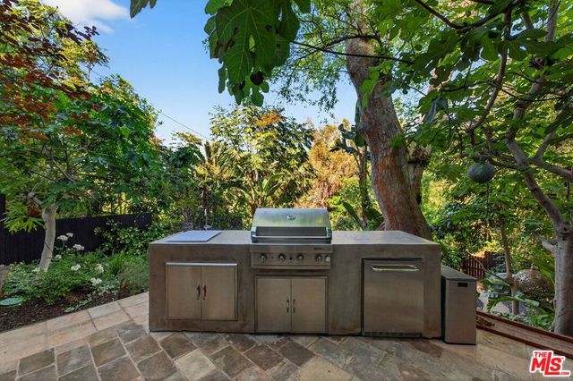 2368 Lake View Avenue, Los Angeles, CA 90039