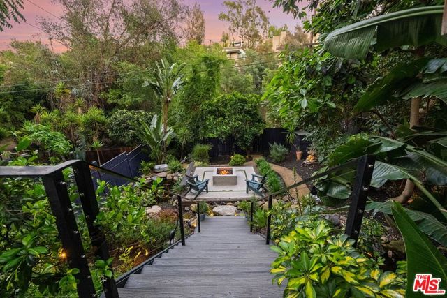 2368 Lake View Avenue, Los Angeles, CA 90039