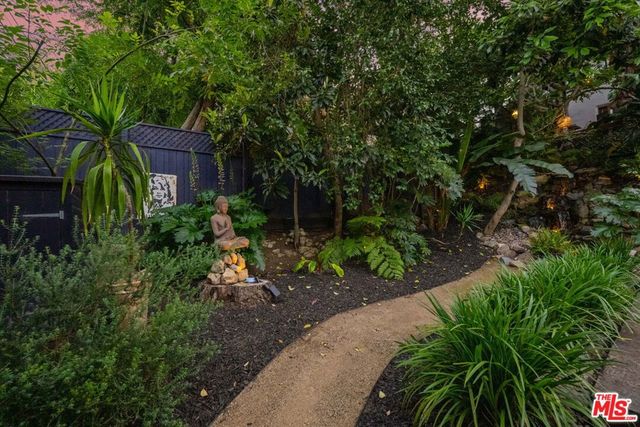 2368 Lake View Avenue, Los Angeles, CA 90039