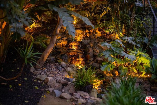 2368 Lake View Avenue, Los Angeles, CA 90039