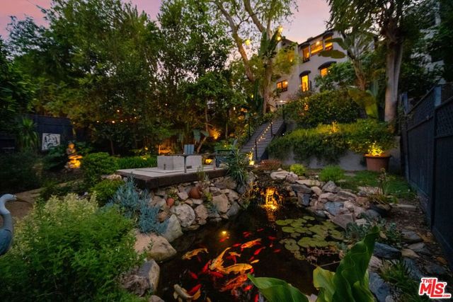 2368 Lake View Avenue, Los Angeles, CA 90039