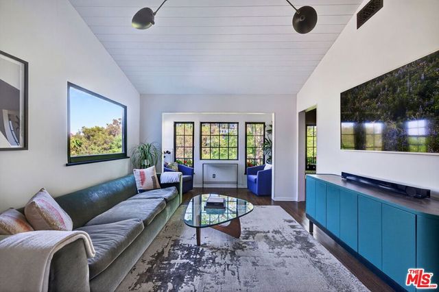 2368 Lake View Avenue, Los Angeles, CA 90039