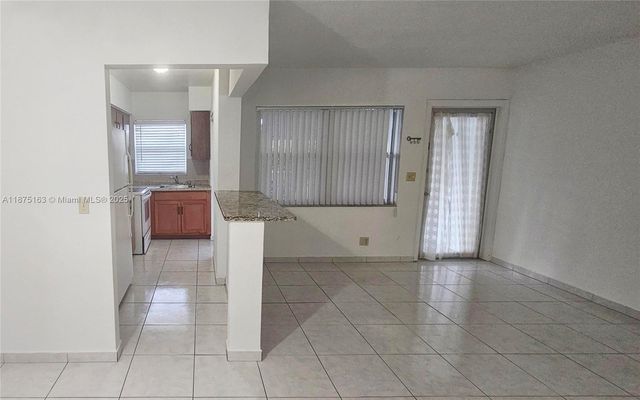 141 NE 10th Ave 22C, Hallandale Beach, FL 33009