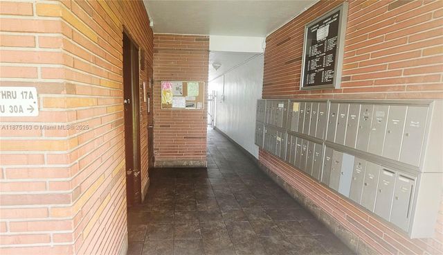 141 NE 10th Ave 22C, Hallandale Beach, FL 33009