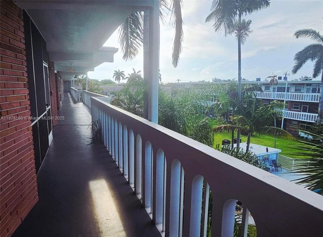 141 NE 10th Ave 22C, Hallandale Beach, FL 33009