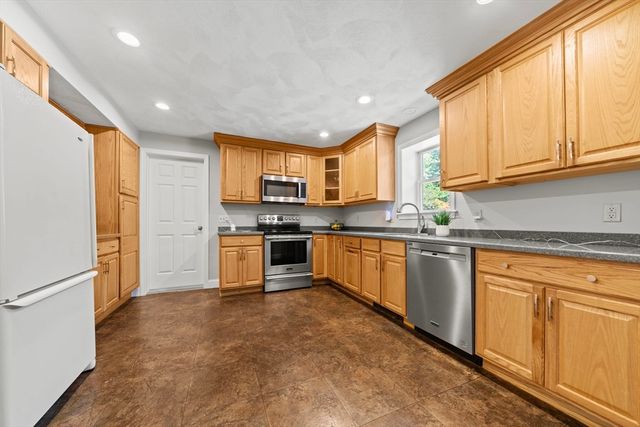 30 Marcia Road, Wilmington, MA 01887