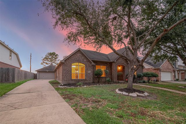 1608 Spring Glen Lane, Pearland, TX 77581
