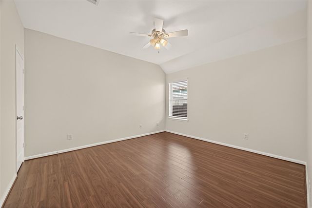 1608 Spring Glen Lane, Pearland, TX 77581