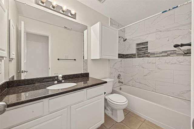 1608 Spring Glen Lane, Pearland, TX 77581