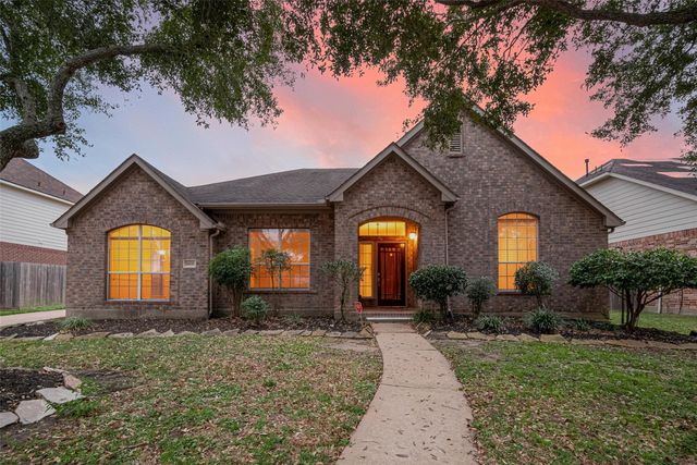 1608 Spring Glen Lane, Pearland, TX 77581