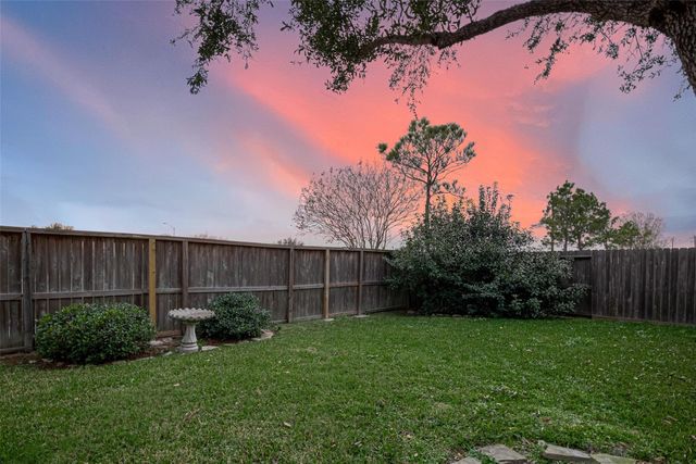 1608 Spring Glen Lane, Pearland, TX 77581